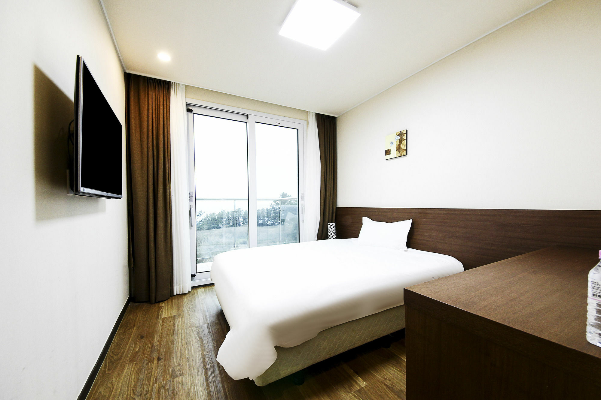 Jeju Jungmun Ocean Blue Hotel Сеогвипо Екстериор снимка