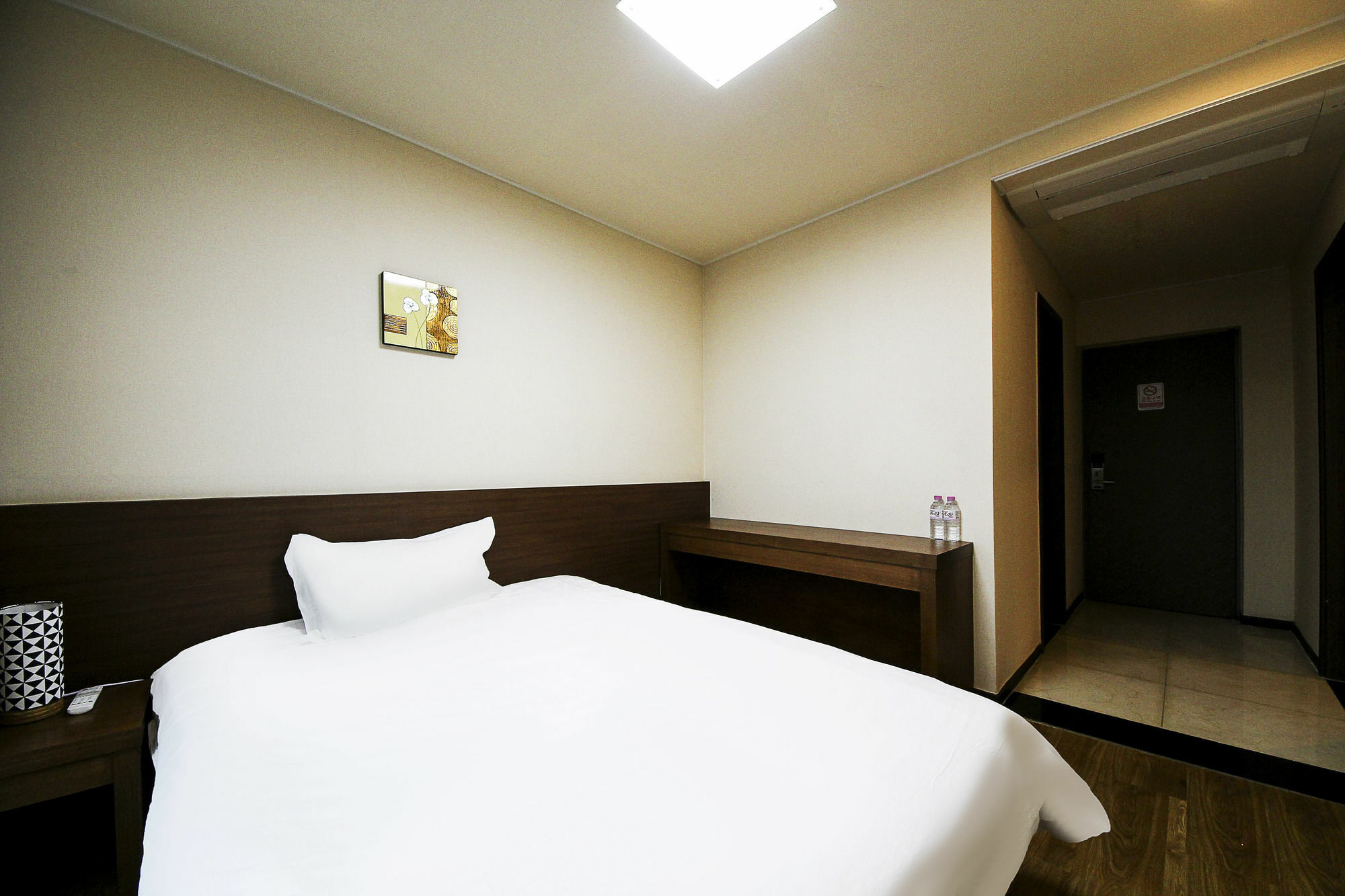 Jeju Jungmun Ocean Blue Hotel Сеогвипо Екстериор снимка