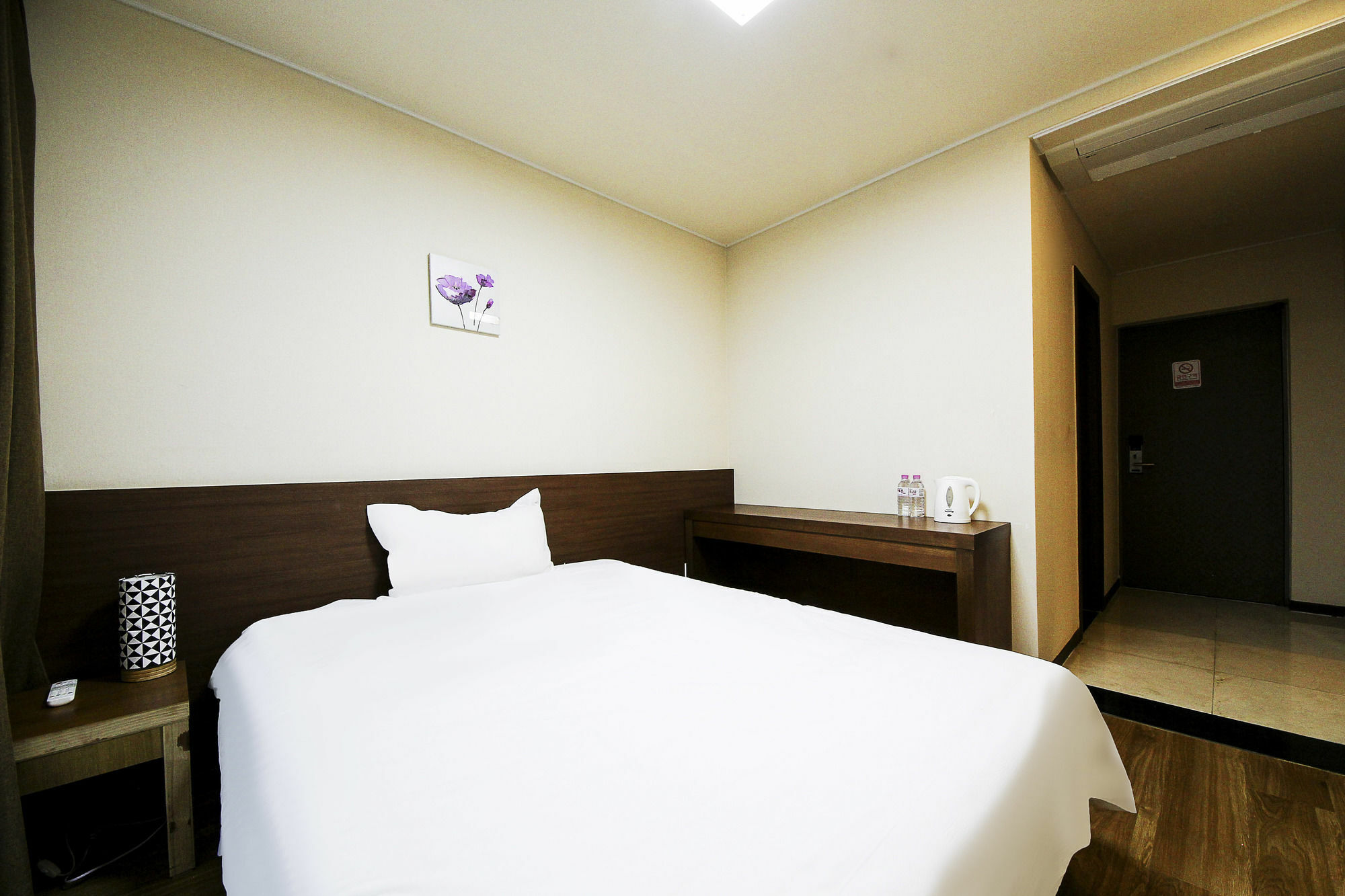 Jeju Jungmun Ocean Blue Hotel Сеогвипо Екстериор снимка