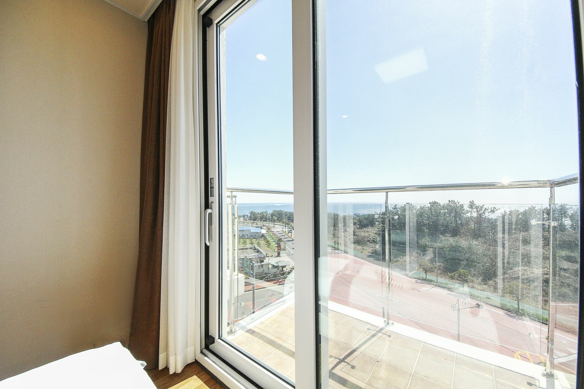 Jeju Jungmun Ocean Blue Hotel Сеогвипо Екстериор снимка