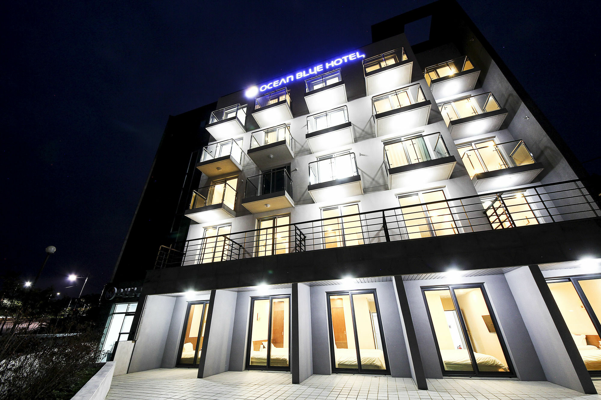 Jeju Jungmun Ocean Blue Hotel Сеогвипо Екстериор снимка