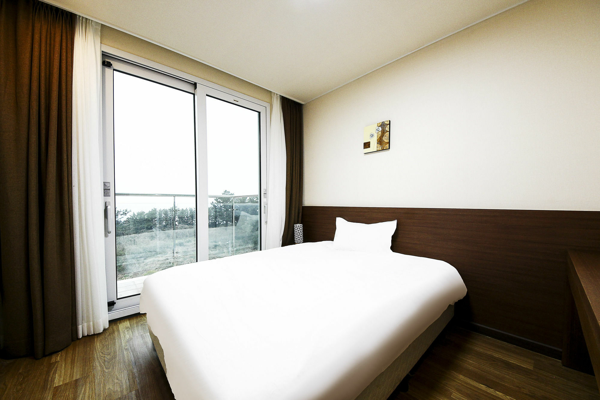 Jeju Jungmun Ocean Blue Hotel Сеогвипо Екстериор снимка