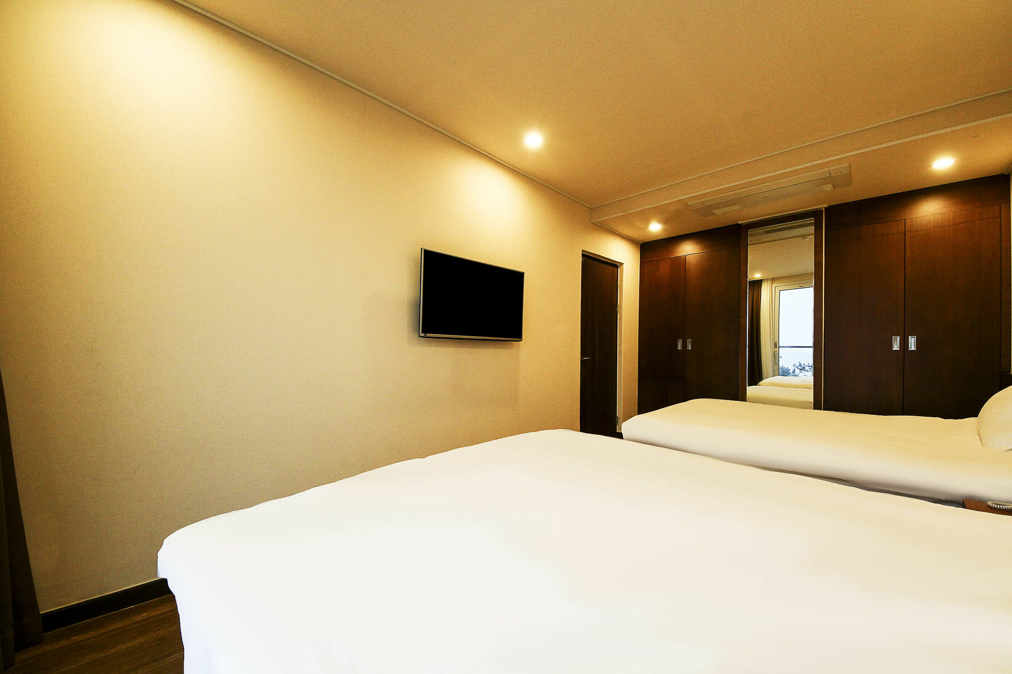 Jeju Jungmun Ocean Blue Hotel Сеогвипо Екстериор снимка