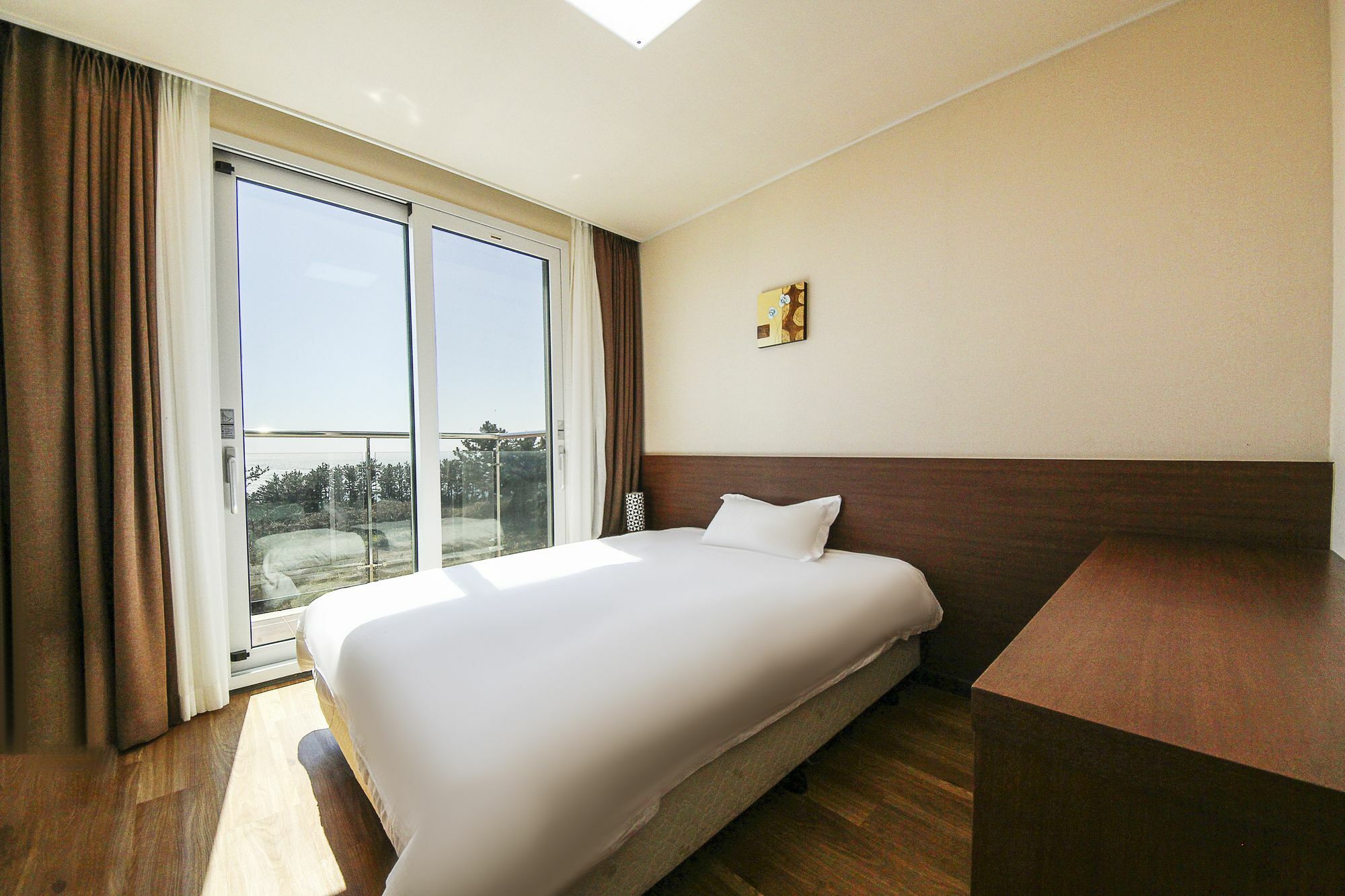 Jeju Jungmun Ocean Blue Hotel Сеогвипо Екстериор снимка