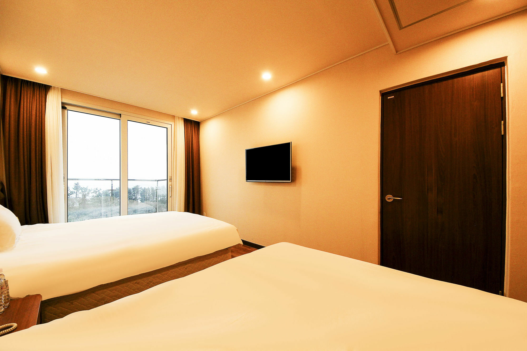 Jeju Jungmun Ocean Blue Hotel Сеогвипо Екстериор снимка