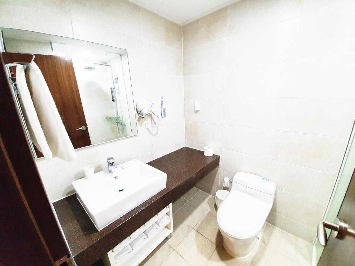 Jeju Jungmun Ocean Blue Hotel Сеогвипо Екстериор снимка