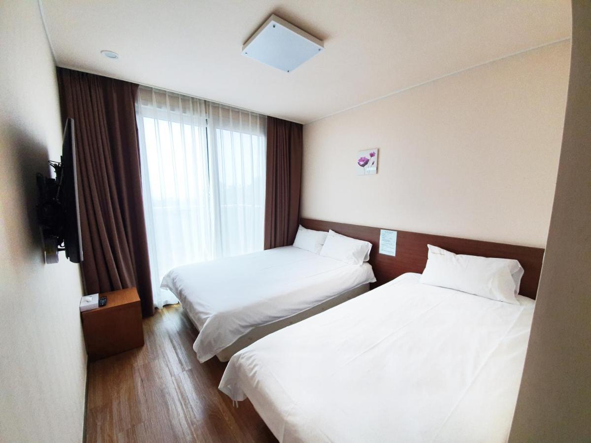 Jeju Jungmun Ocean Blue Hotel Сеогвипо Екстериор снимка